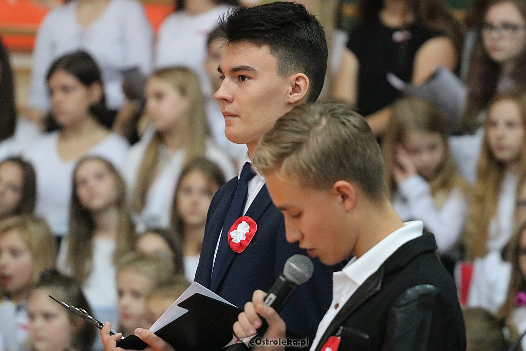 100-lecie niepodległości w Szkole Podstawowej nr 5 w Ostrołęce [08.11.2018] - zdjęcie #28 - eOstroleka.pl