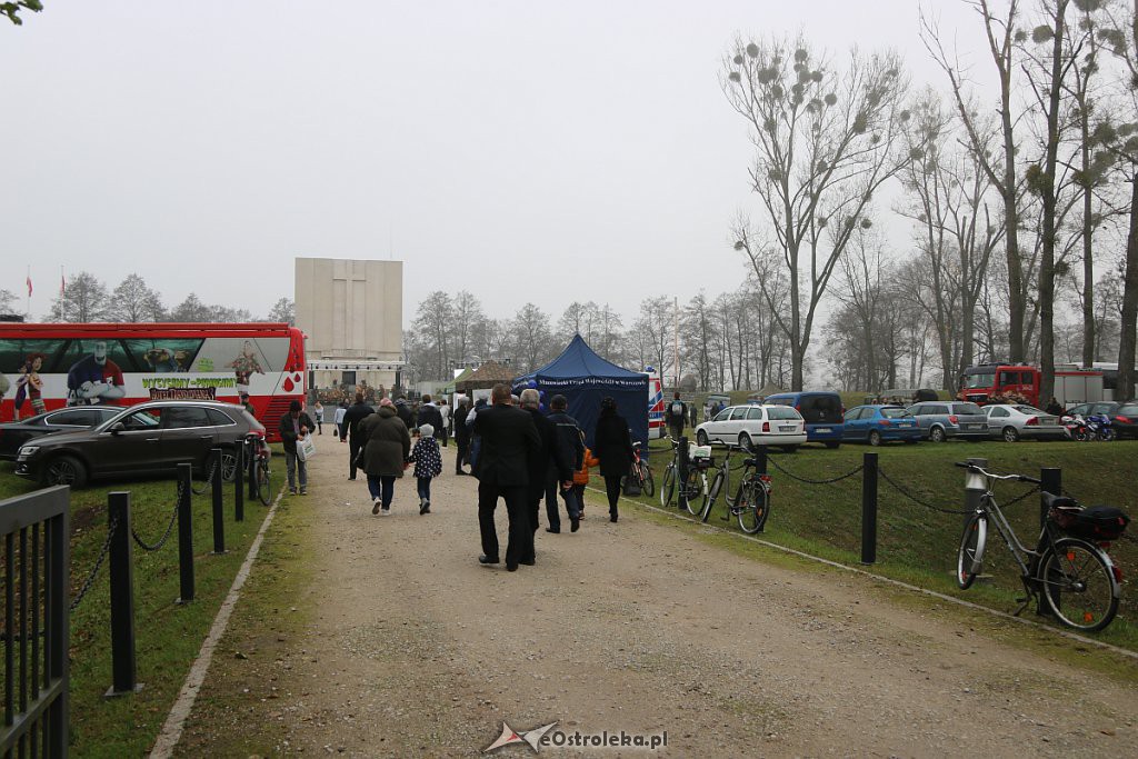 Ostrołęka: Trwa piknik militarny na Fortach Bema [10.11.2018] - zdjęcie #1 - eOstroleka.pl