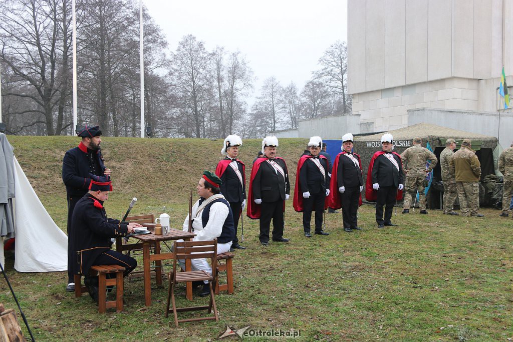 Ostrołęka: Trwa piknik militarny na Fortach Bema [10.11.2018] - zdjęcie #23 - eOstroleka.pl