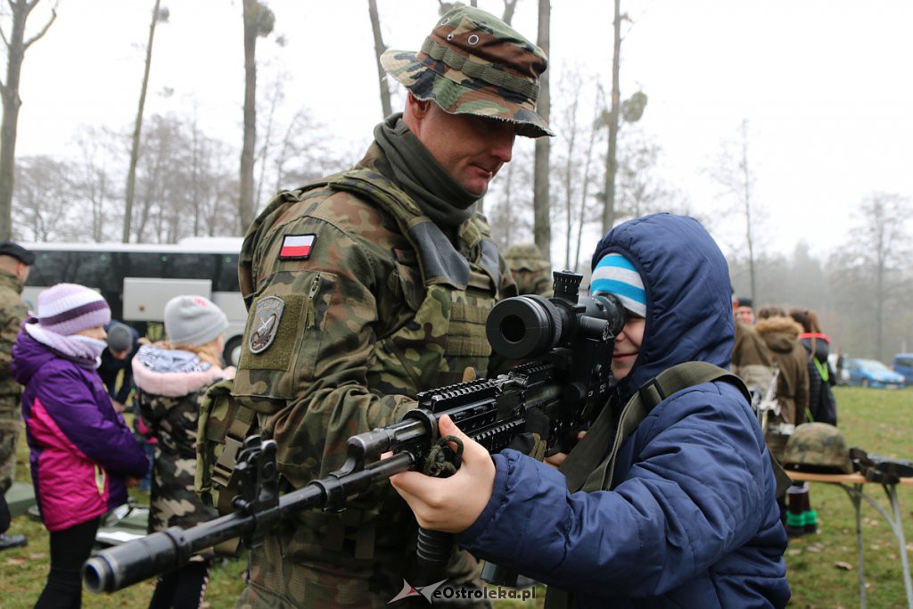 Ostrołęka: Trwa piknik militarny na Fortach Bema [10.11.2018] - zdjęcie #30 - eOstroleka.pl