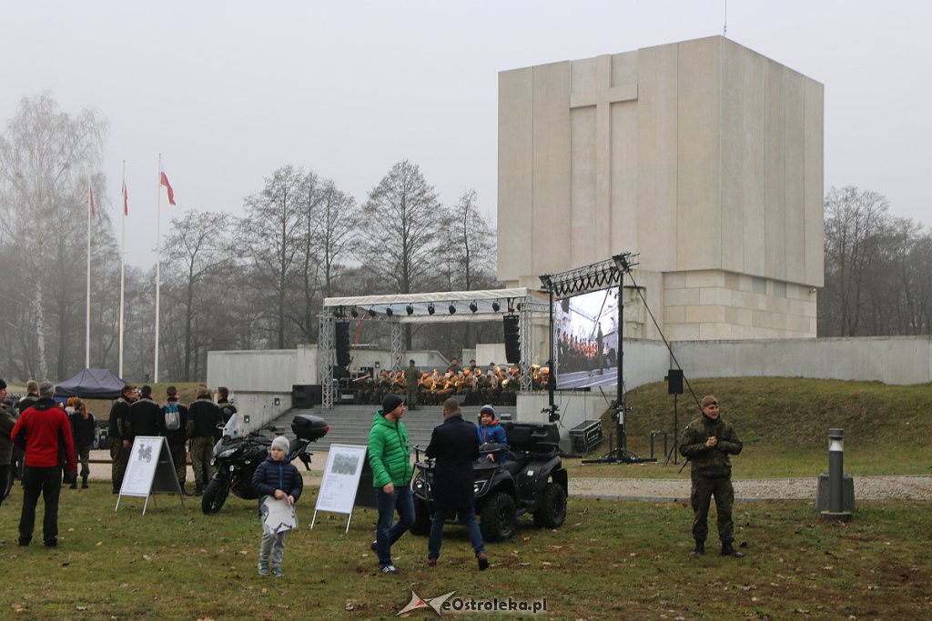 Ostrołęka: Trwa piknik militarny na Fortach Bema [10.11.2018] - zdjęcie #19 - eOstroleka.pl