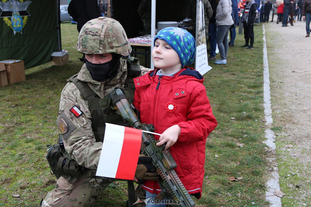 Ostrołęka: Trwa piknik militarny na Fortach Bema [10.11.2018] - zdjęcie #17 - eOstroleka.pl