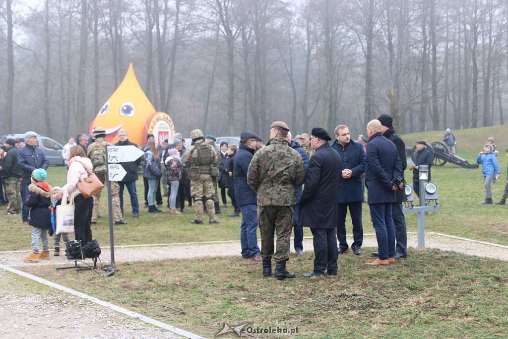 Ostrołęka: Trwa piknik militarny na Fortach Bema [10.11.2018] - zdjęcie #90 - eOstroleka.pl