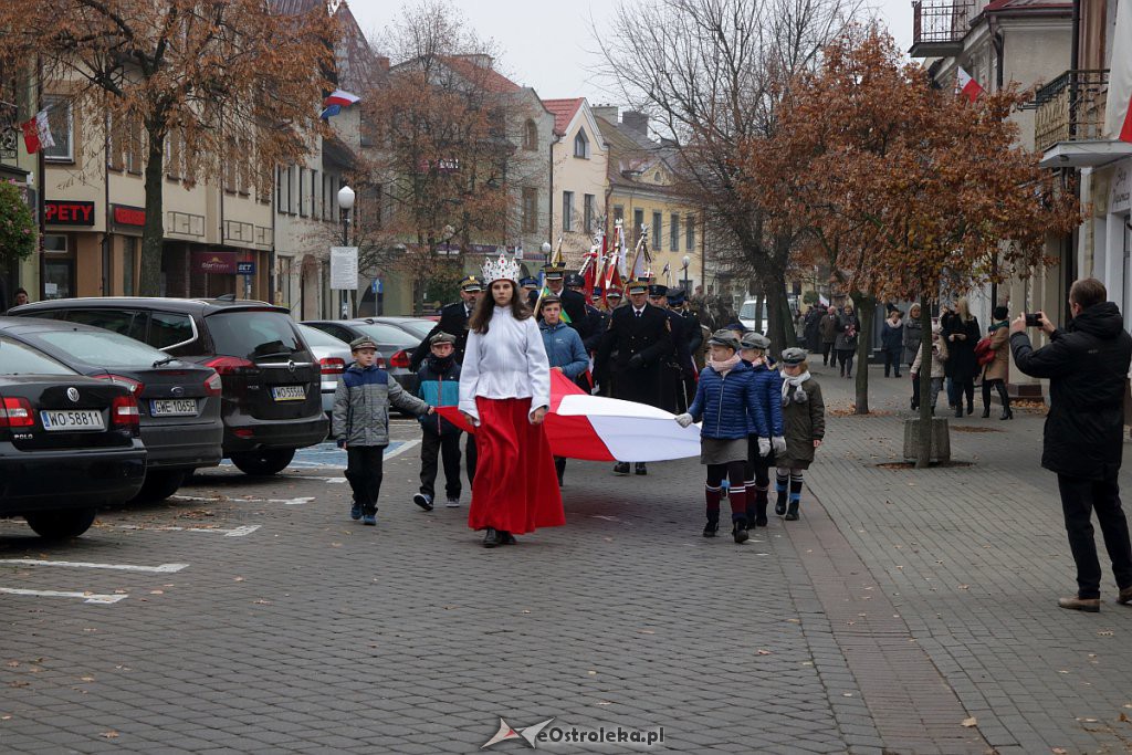 Święto Niepodległości 2018: Biało-czerwony marsz na ulicach Ostrołęki [11.11.2018] - zdjęcie #7 - eOstroleka.pl