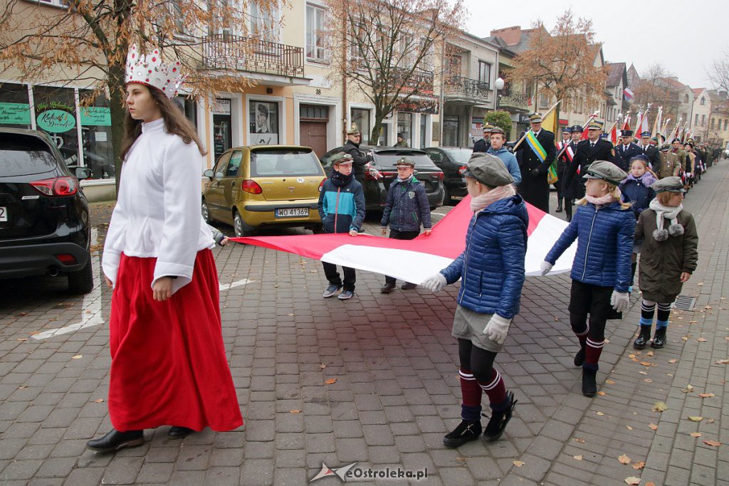 Święto Niepodległości 2018: Biało-czerwony marsz na ulicach Ostrołęki [11.11.2018] - zdjęcie #9 - eOstroleka.pl