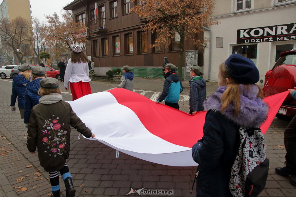 Święto Niepodległości 2018: Biało-czerwony marsz na ulicach Ostrołęki [11.11.2018] - zdjęcie #11 - eOstroleka.pl
