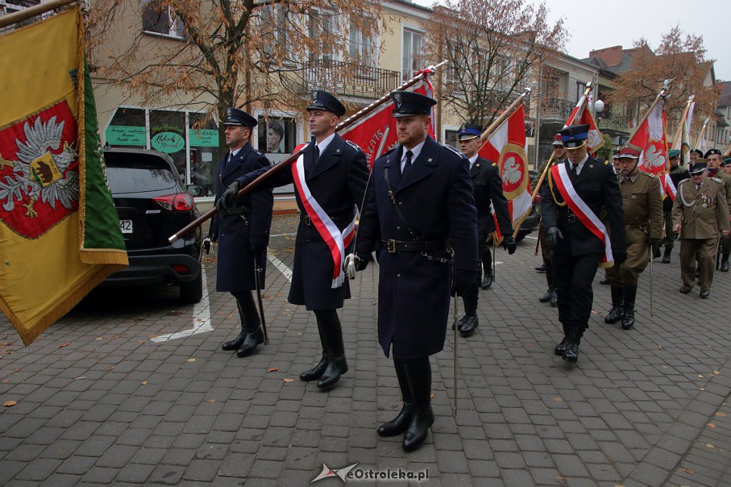 Święto Niepodległości 2018: Biało-czerwony marsz na ulicach Ostrołęki [11.11.2018] - zdjęcie #12 - eOstroleka.pl
