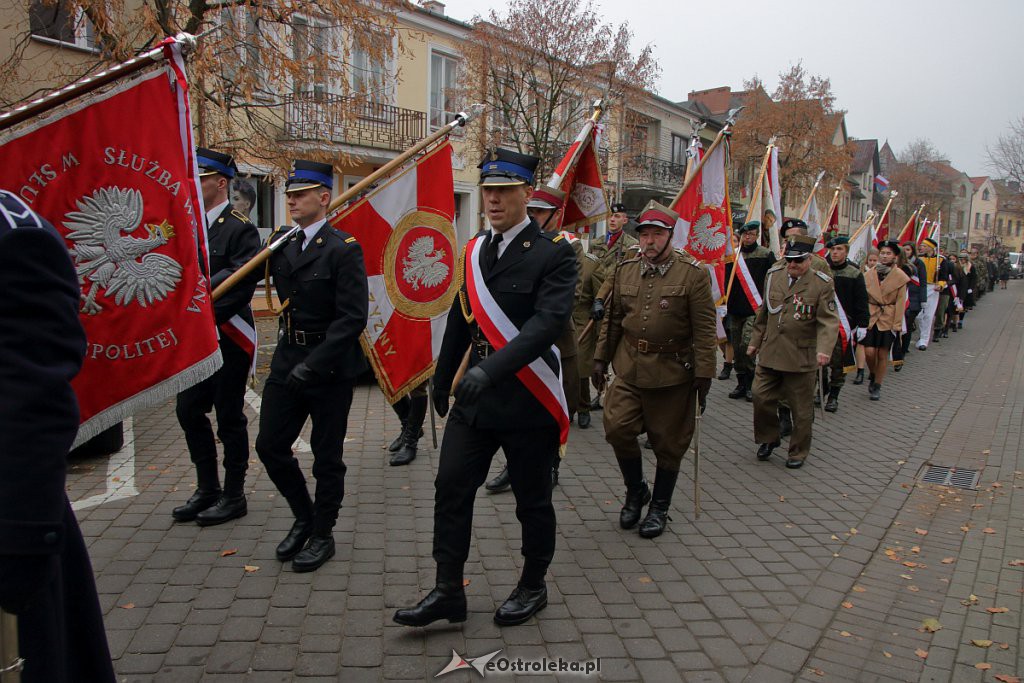 Święto Niepodległości 2018: Biało-czerwony marsz na ulicach Ostrołęki [11.11.2018] - zdjęcie #13 - eOstroleka.pl