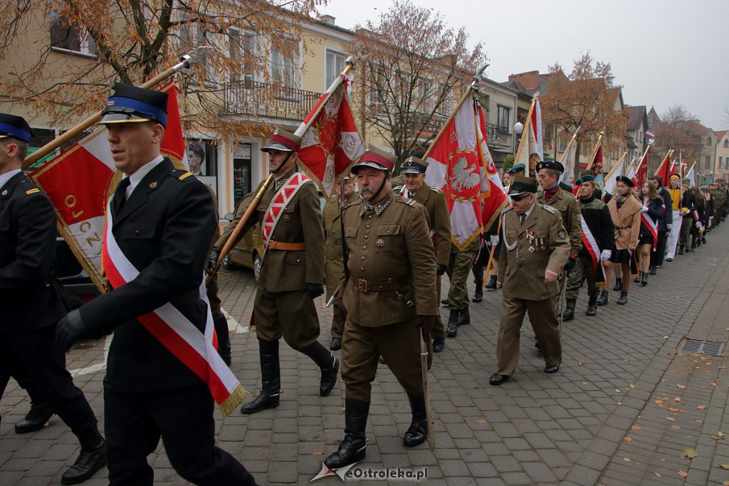 Święto Niepodległości 2018: Biało-czerwony marsz na ulicach Ostrołęki [11.11.2018] - zdjęcie #14 - eOstroleka.pl