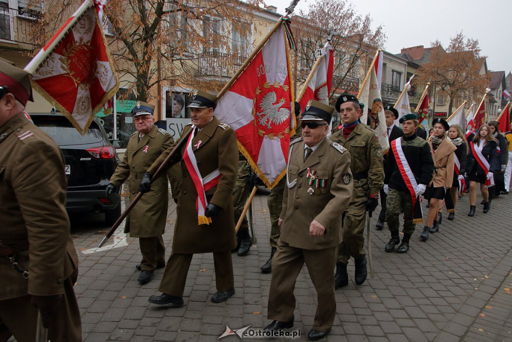 Święto Niepodległości 2018: Biało-czerwony marsz na ulicach Ostrołęki [11.11.2018] - zdjęcie #15 - eOstroleka.pl