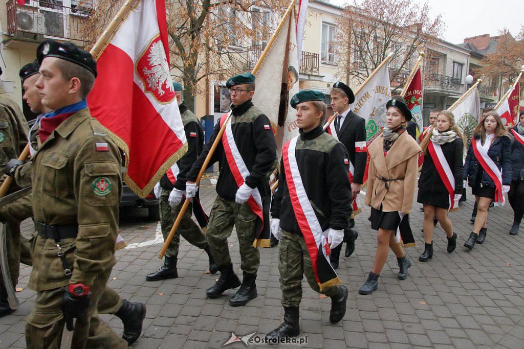 Święto Niepodległości 2018: Biało-czerwony marsz na ulicach Ostrołęki [11.11.2018] - zdjęcie #16 - eOstroleka.pl