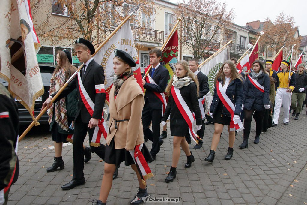 Święto Niepodległości 2018: Biało-czerwony marsz na ulicach Ostrołęki [11.11.2018] - zdjęcie #17 - eOstroleka.pl
