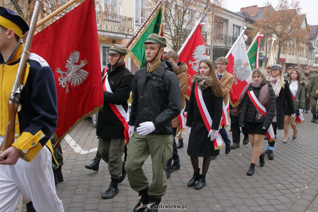 Święto Niepodległości 2018: Biało-czerwony marsz na ulicach Ostrołęki [11.11.2018] - zdjęcie #19 - eOstroleka.pl