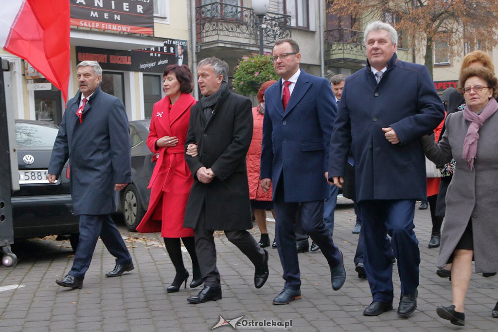 Święto Niepodległości 2018: Biało-czerwony marsz na ulicach Ostrołęki [11.11.2018] - zdjęcie #36 - eOstroleka.pl