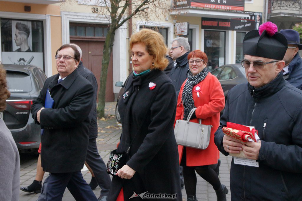 Święto Niepodległości 2018: Biało-czerwony marsz na ulicach Ostrołęki [11.11.2018] - zdjęcie #39 - eOstroleka.pl