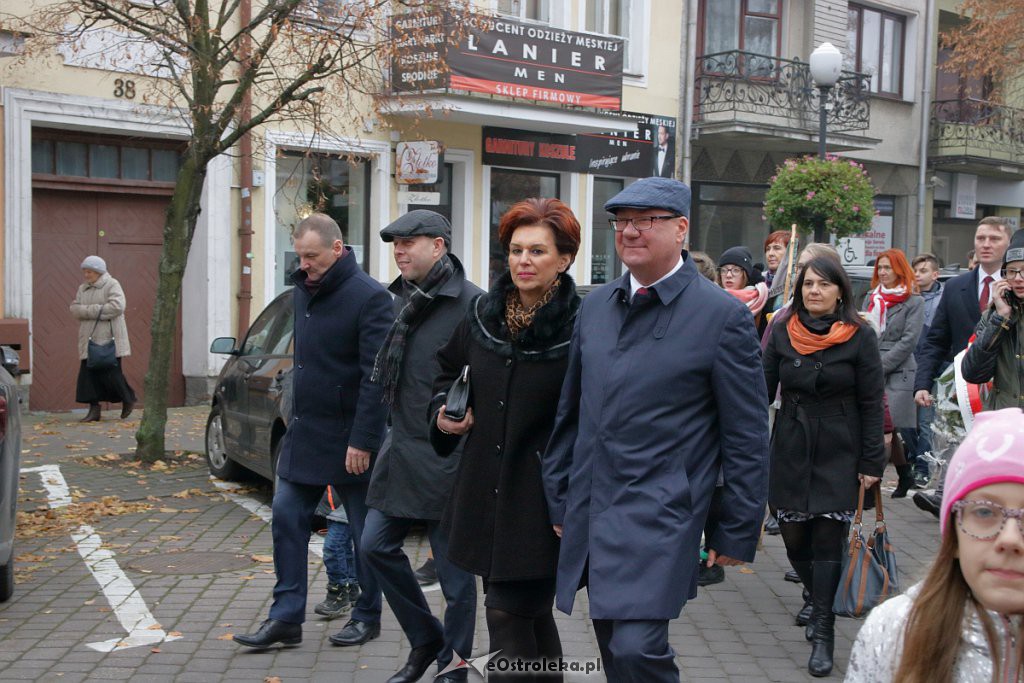 Święto Niepodległości 2018: Biało-czerwony marsz na ulicach Ostrołęki [11.11.2018] - zdjęcie #94 - eOstroleka.pl