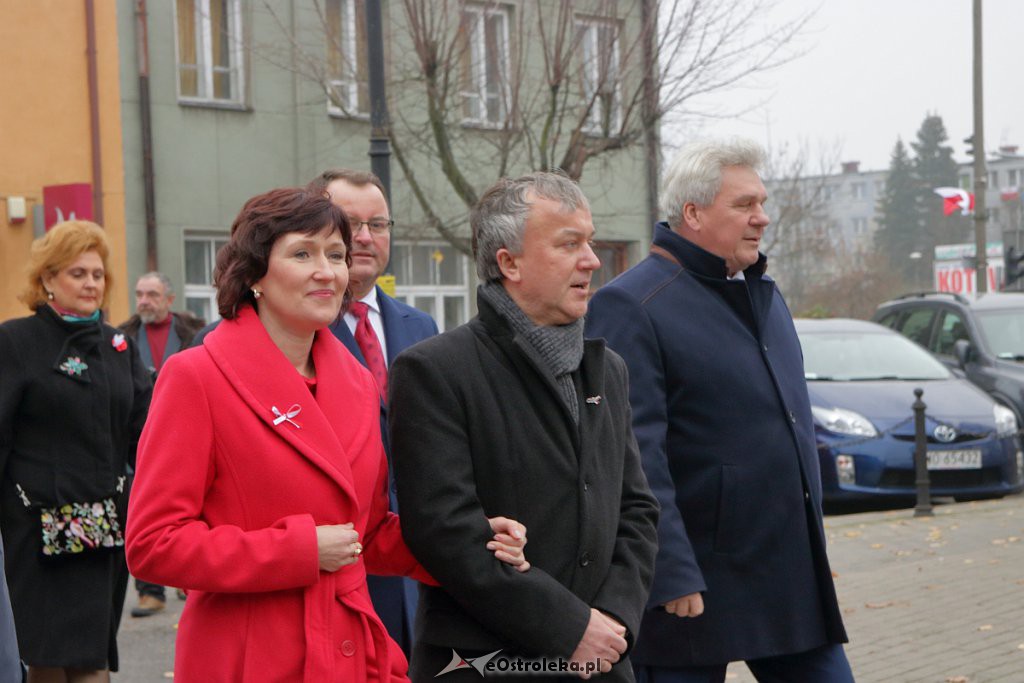 Święto Niepodległości 2018: Biało-czerwony marsz na ulicach Ostrołęki [11.11.2018] - zdjęcie #87 - eOstroleka.pl