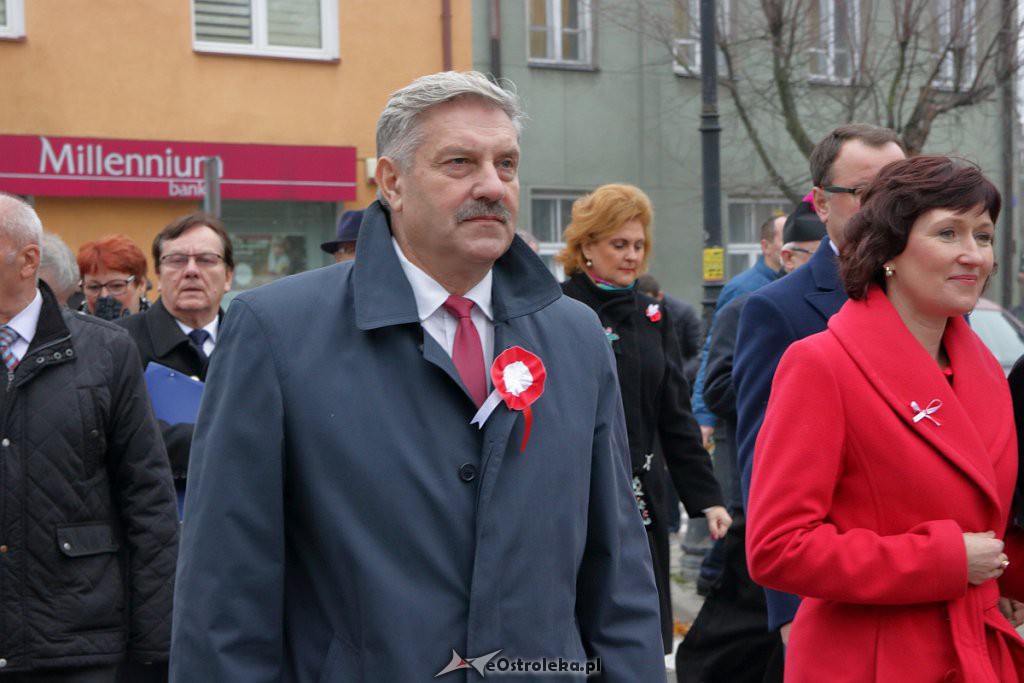 Święto Niepodległości 2018: Biało-czerwony marsz na ulicach Ostrołęki [11.11.2018] - zdjęcie #49 - eOstroleka.pl