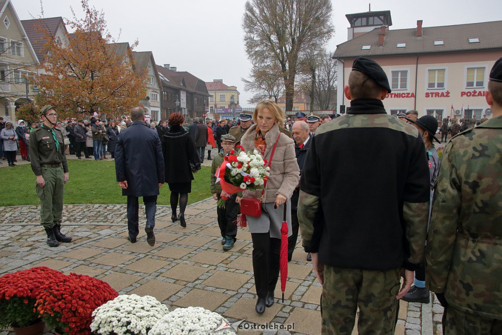 Święto Niepodległości 2018: Biało-czerwony marsz na ulicach Ostrołęki [11.11.2018] - zdjęcie #38 - eOstroleka.pl