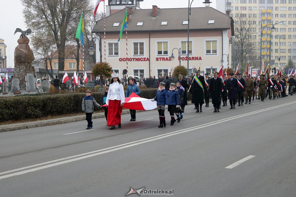 Święto Niepodległości 2018: Biało-czerwony marsz na ulicach Ostrołęki [11.11.2018] - zdjęcie #31 - eOstroleka.pl