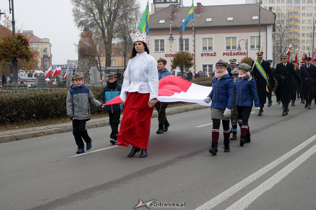 Święto Niepodległości 2018: Biało-czerwony marsz na ulicach Ostrołęki [11.11.2018] - zdjęcie #29 - eOstroleka.pl