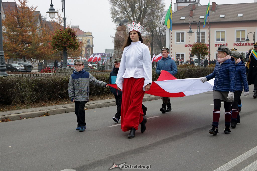 Święto Niepodległości 2018: Biało-czerwony marsz na ulicach Ostrołęki [11.11.2018] - zdjęcie #27 - eOstroleka.pl