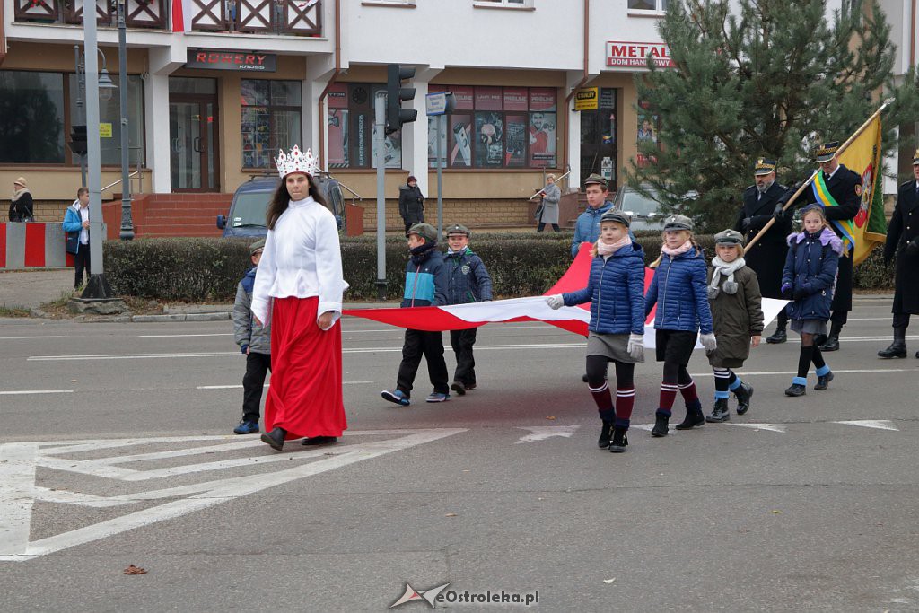 Święto Niepodległości 2018: Biało-czerwony marsz na ulicach Ostrołęki [11.11.2018] - zdjęcie #23 - eOstroleka.pl