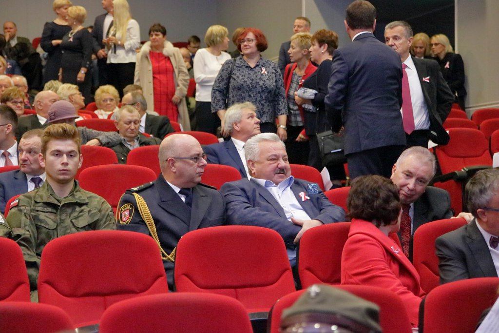 Uroczysta sesja Rady Miasta Ostrołęki [11.11.2018] - zdjęcie #1 - eOstroleka.pl