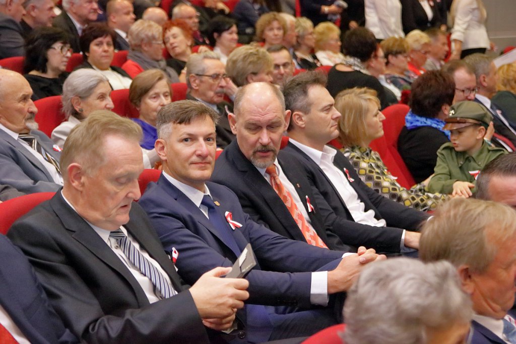 Uroczysta sesja Rady Miasta Ostrołęki [11.11.2018] - zdjęcie #15 - eOstroleka.pl