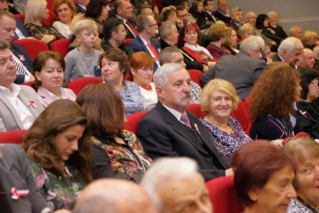 Uroczysta sesja Rady Miasta Ostrołęki [11.11.2018] - zdjęcie #19 - eOstroleka.pl