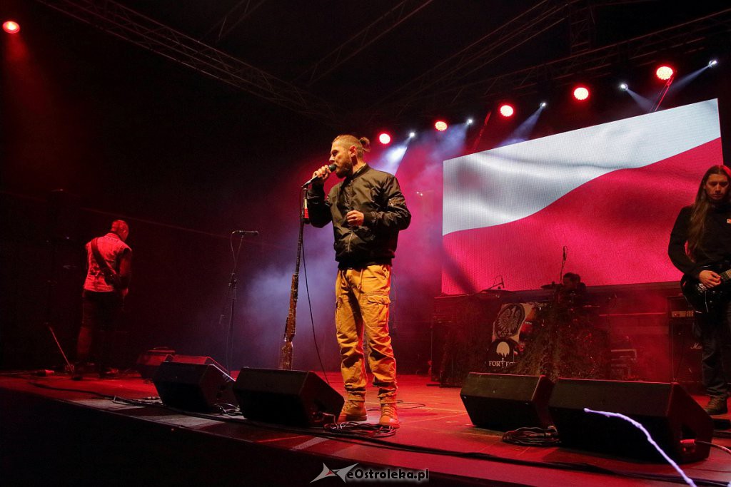 Ostrołęka z Fortecą zaśpiewała dla Niepodległej [11.11.2018] - zdjęcie #9 - eOstroleka.pl