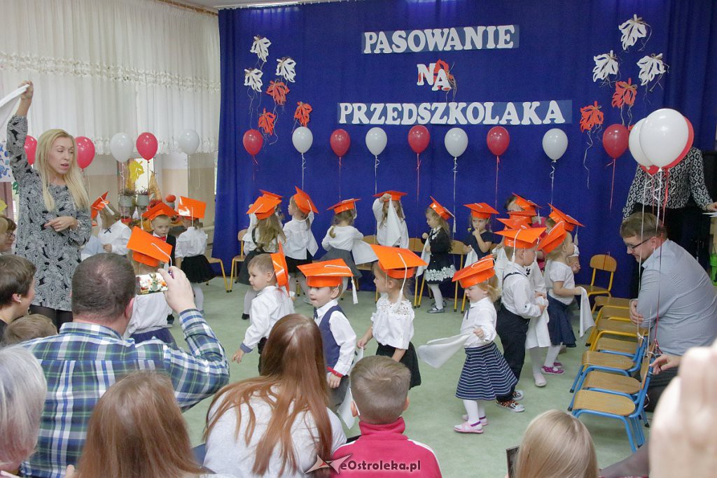 Pasowanie na przedszkolaka w Krainie Misiów [18.11.2018] - zdjęcie #49 - eOstroleka.pl