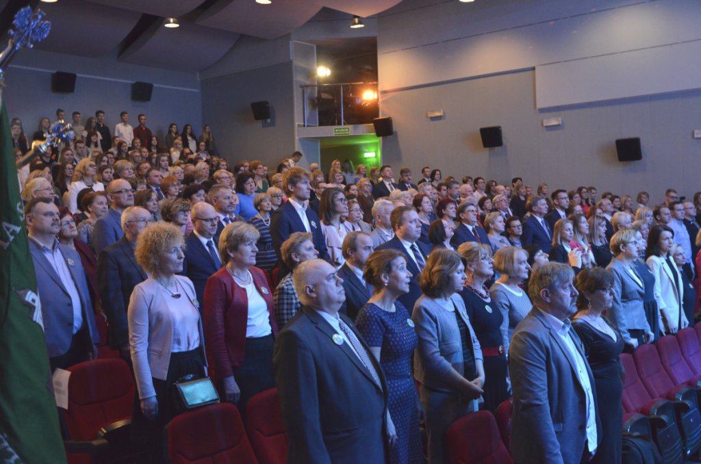 Jubileusz 50-lecia istnienia ZSZ nr 4 [15.11.2018] - zdjęcie #115 - eOstroleka.pl