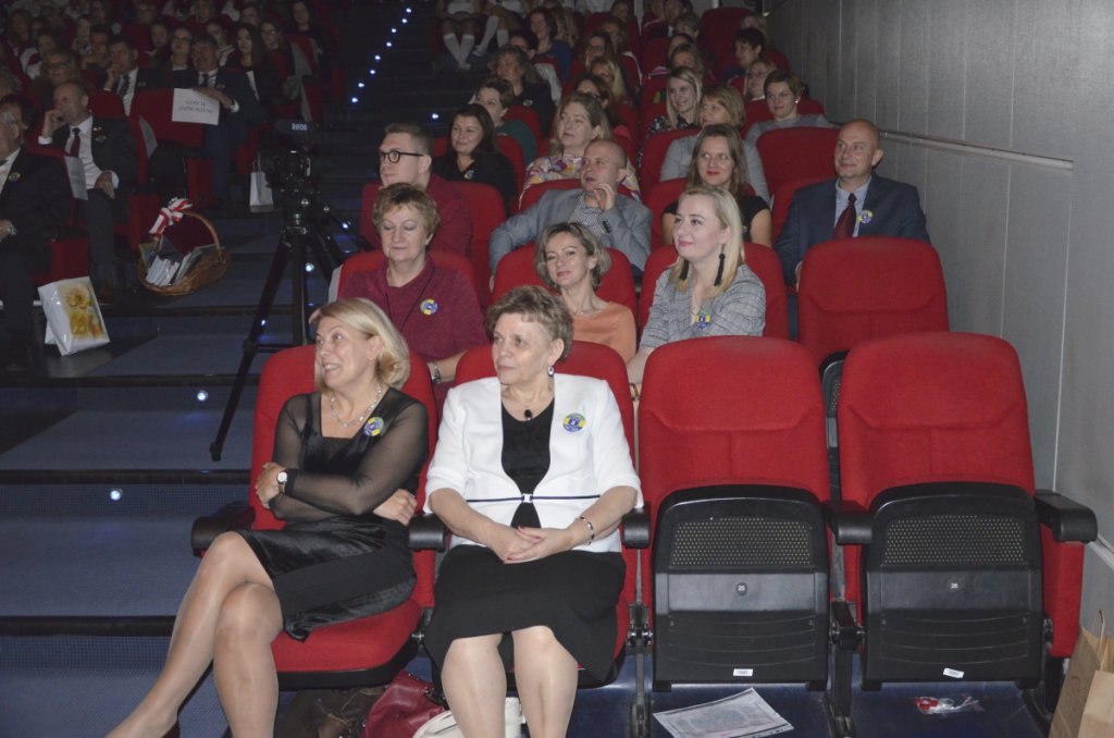 Jubileusz 50-lecia istnienia ZSZ nr 4 [15.11.2018] - zdjęcie #77 - eOstroleka.pl