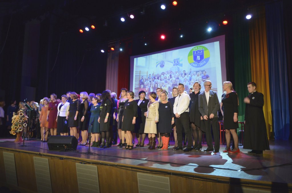 Jubileusz 50-lecia istnienia ZSZ nr 4 [15.11.2018] - zdjęcie #51 - eOstroleka.pl