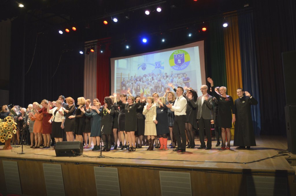 Jubileusz 50-lecia istnienia ZSZ nr 4 [15.11.2018] - zdjęcie #47 - eOstroleka.pl