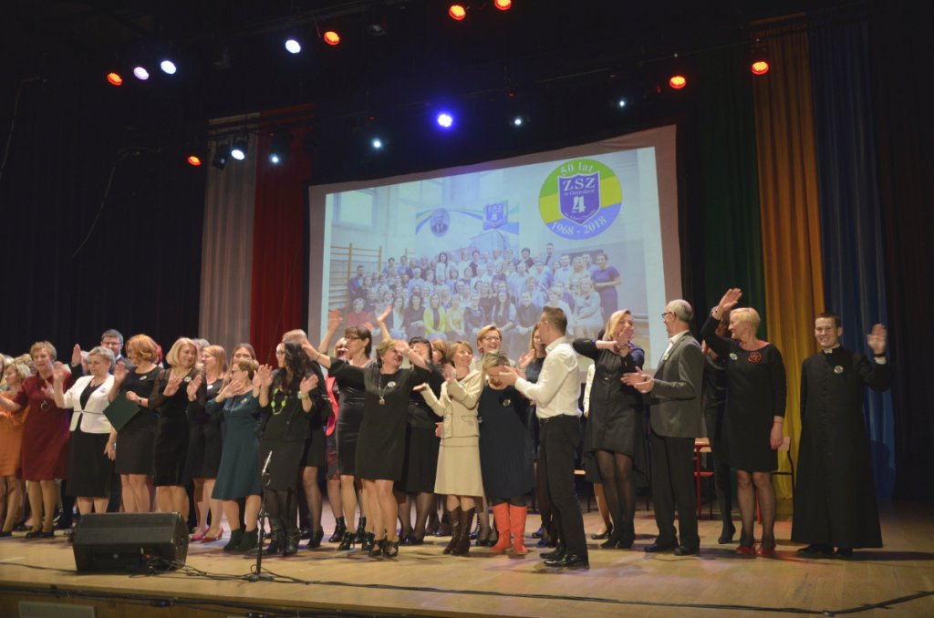 Jubileusz 50-lecia istnienia ZSZ nr 4 [15.11.2018] - zdjęcie #46 - eOstroleka.pl