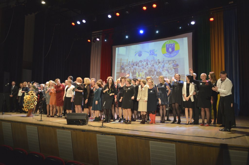 Jubileusz 50-lecia istnienia ZSZ nr 4 [15.11.2018] - zdjęcie #45 - eOstroleka.pl