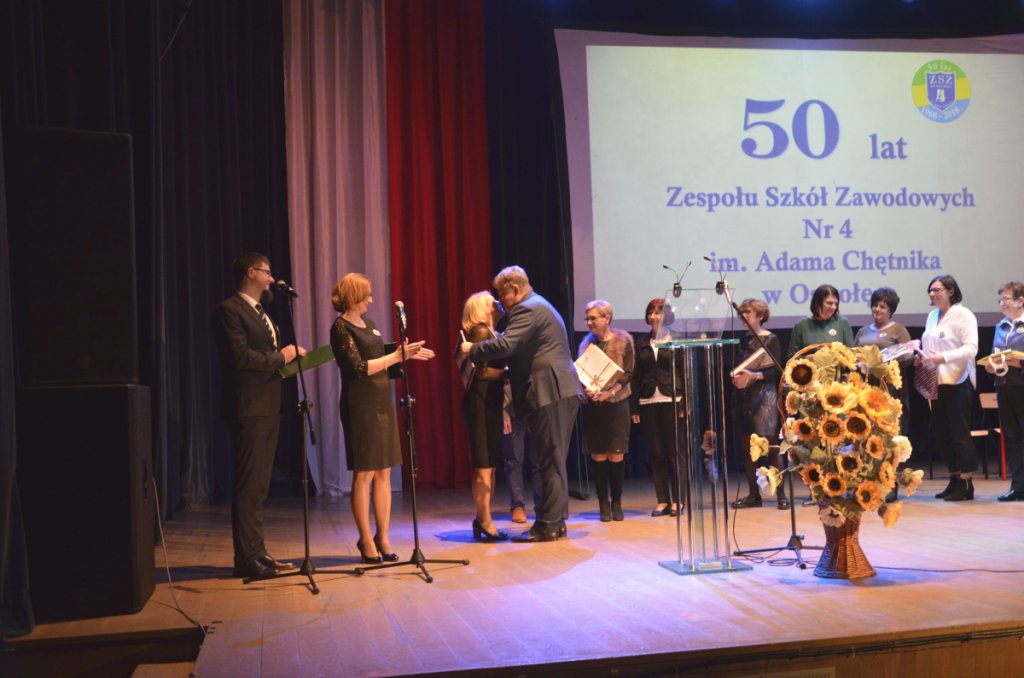 Jubileusz 50-lecia istnienia ZSZ nr 4 [15.11.2018] - zdjęcie #19 - eOstroleka.pl