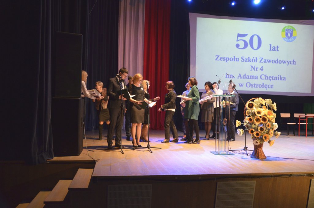 Jubileusz 50-lecia istnienia ZSZ nr 4 [15.11.2018] - zdjęcie #17 - eOstroleka.pl