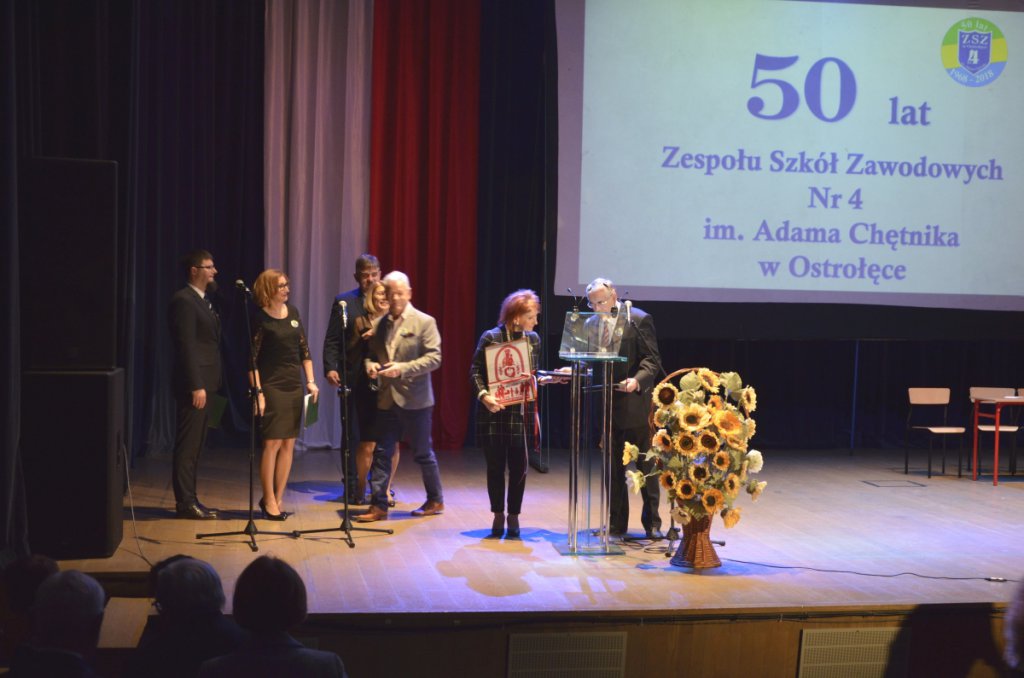 Jubileusz 50-lecia istnienia ZSZ nr 4 [15.11.2018] - zdjęcie #15 - eOstroleka.pl