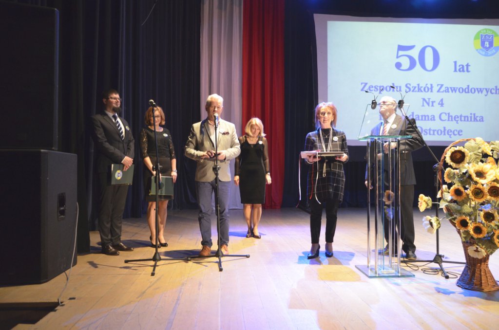 Jubileusz 50-lecia istnienia ZSZ nr 4 [15.11.2018] - zdjęcie #13 - eOstroleka.pl