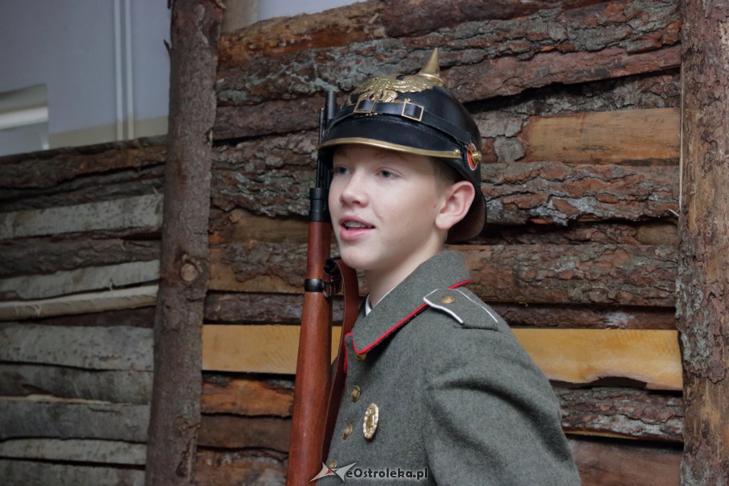 „Kolekcjonerzy Wielkiej Historii” - niezwykła wystawa w Szkole Podstawowej w Rzekuniu [19.11.2018] - zdjęcie #35 - eOstroleka.pl