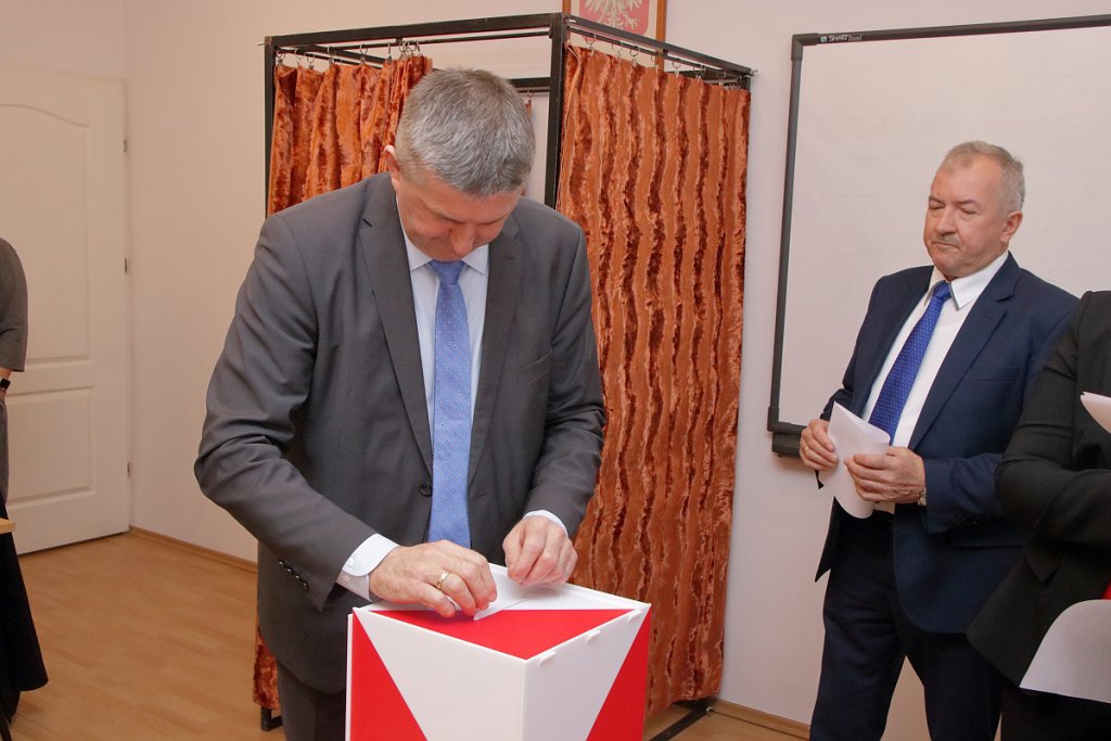I sesja Rady Powiatu w Ostrołęce [21.11.2018] - zdjęcie #19 - eOstroleka.pl