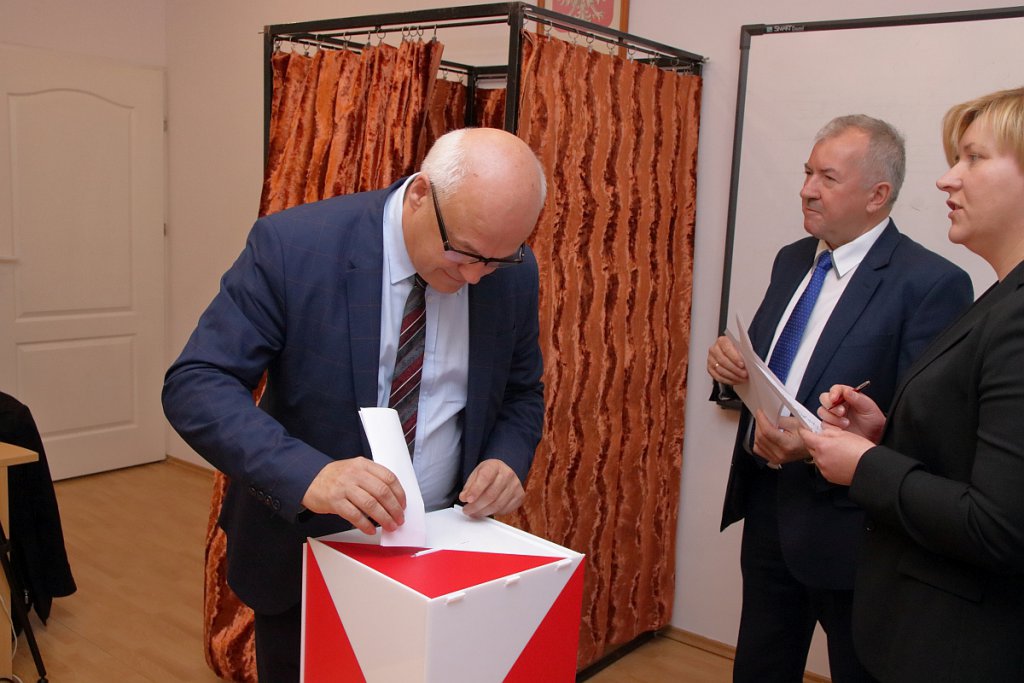 I sesja Rady Powiatu w Ostrołęce [21.11.2018] - zdjęcie #11 - eOstroleka.pl