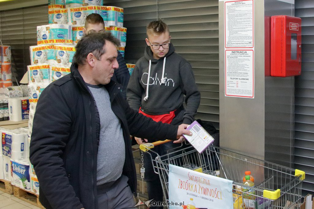Świąteczna Zbiórka Żywności 2018 - dzień I [30.11.2018] - zdjęcie #28 - eOstroleka.pl
