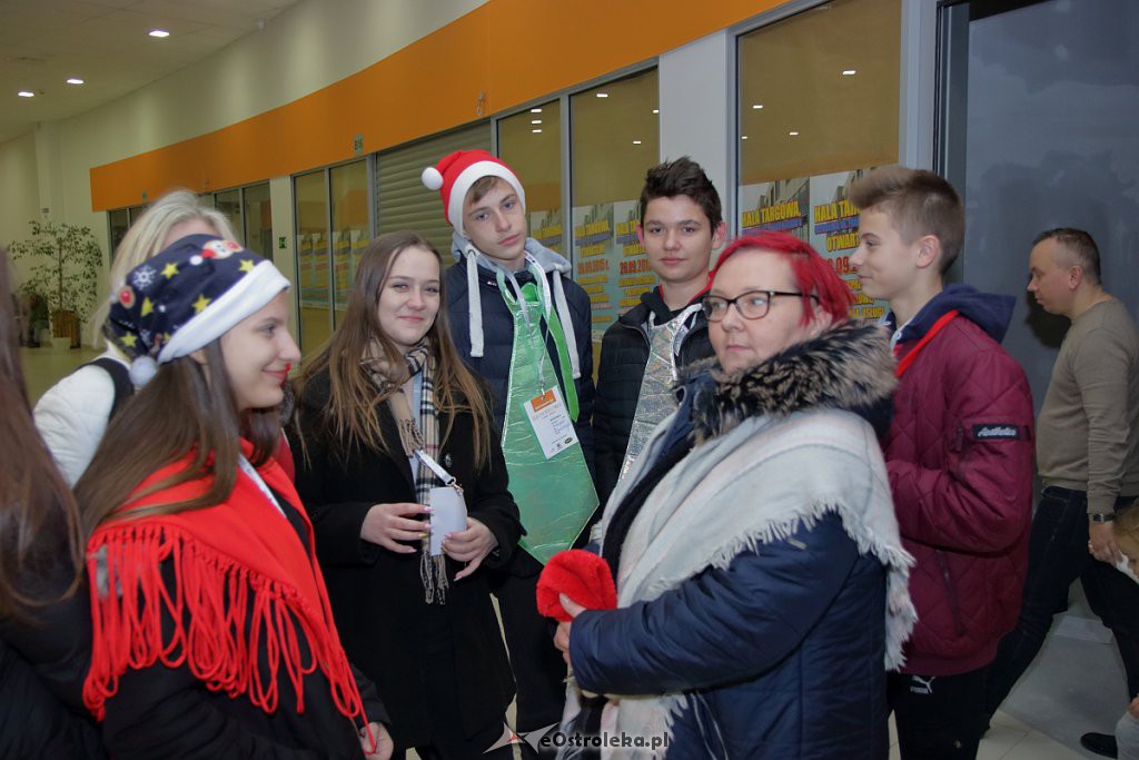 Świąteczna Zbiórka Żywności 2018 - dzień I [30.11.2018] - zdjęcie #25 - eOstroleka.pl
