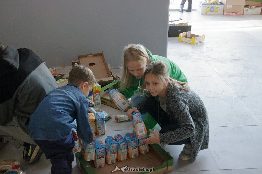 Świąteczna Zbiórka żywności 2018 - wolontariusze [01.12.2018] - zdjęcie #42 - eOstroleka.pl