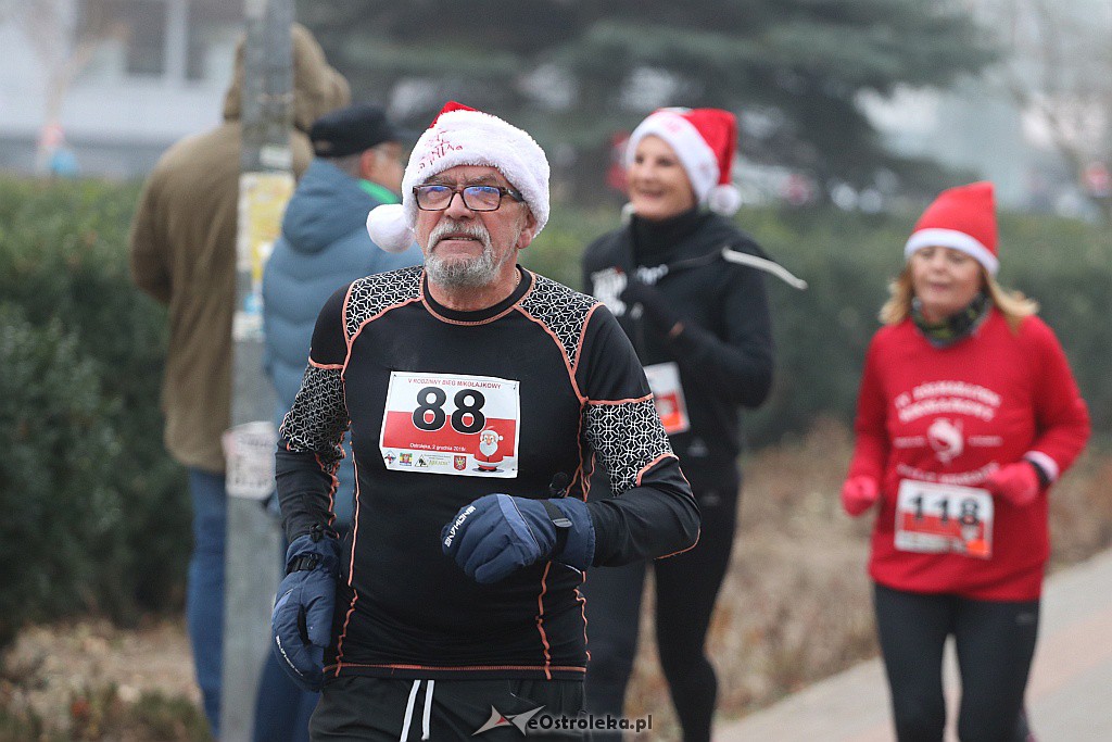 Rodzinny Bieg Mikołajkowy [02.12.2018] - zdjęcie #60 - eOstroleka.pl
