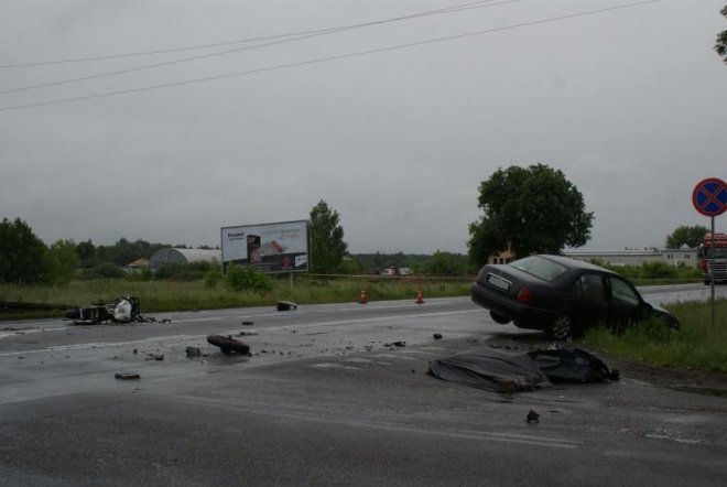 Wypadek na Warszawskiej (14.06.2010) - zdjęcie #1 - eOstroleka.pl